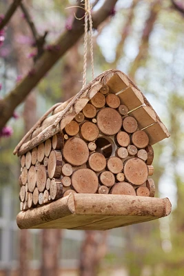 Log Cabin Birdhouse