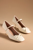 Bibi Lou Suzy Pumps