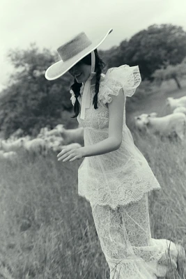 De La Vali Nephele Lace Flutter-Sleeve Fishtail Maxi Dress