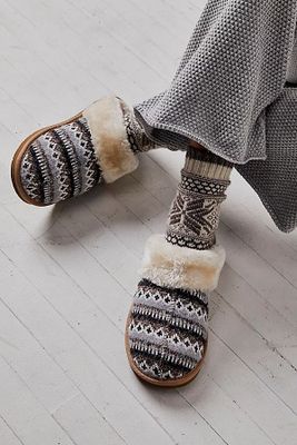 Minnetonka Chesney Slipper by at Free People, US 6