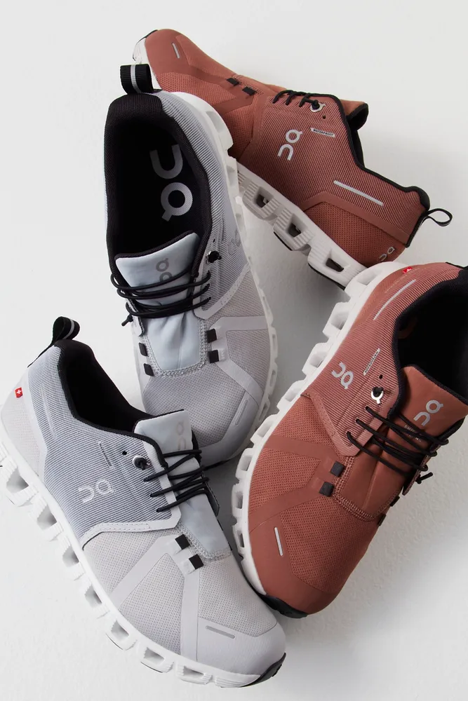 On Cloud 5 Waterproof Sneakers