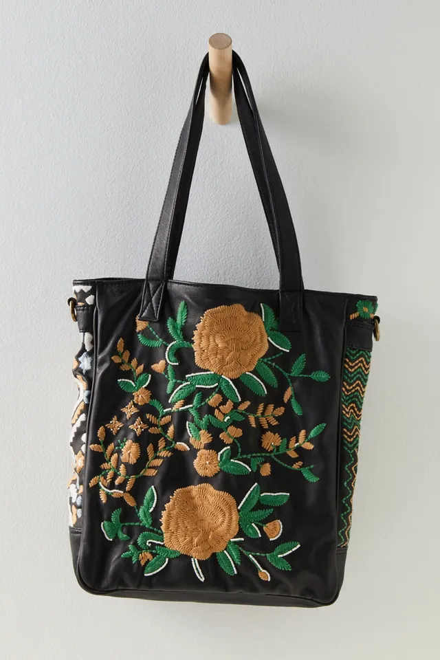 Tufted Daisy Sling Bag Selected by The Falls