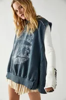 Lakeside Graphic Sweat