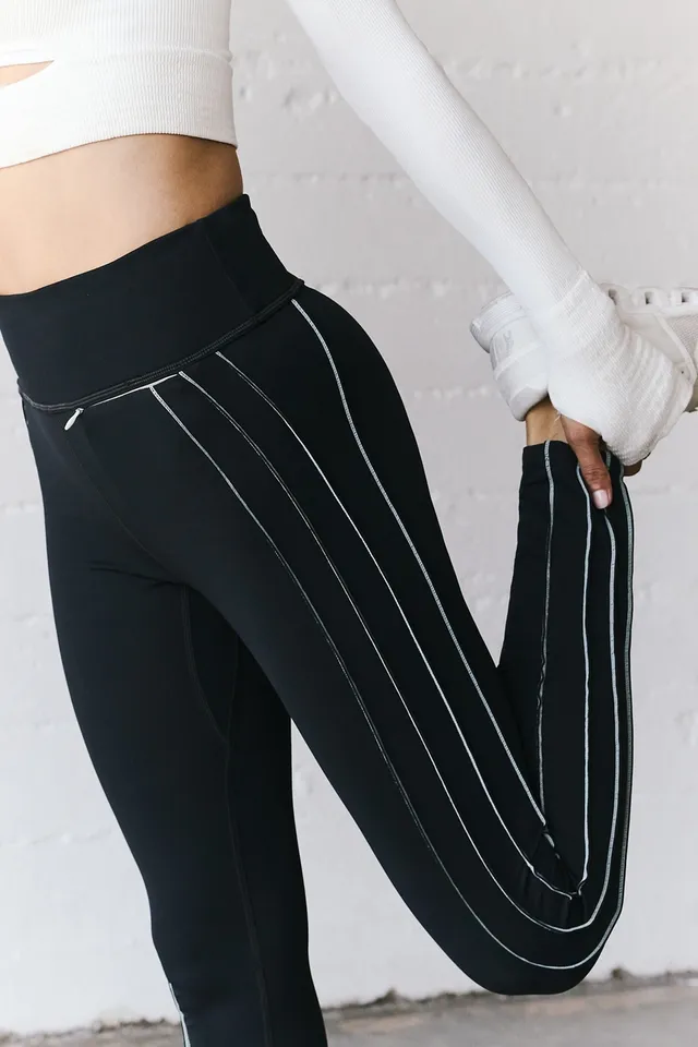 FREE PEOPLE RUN IN DAWN LEGGING - Mighty Aphrodity