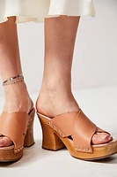 Mallory Criss Cross Clogs