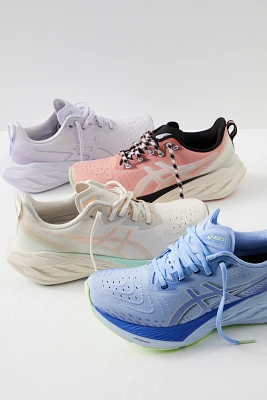 Asics Novablast Sneakers