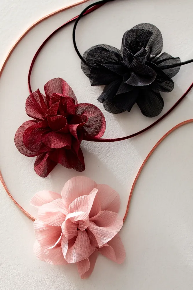 Sweetheart Flower Choker