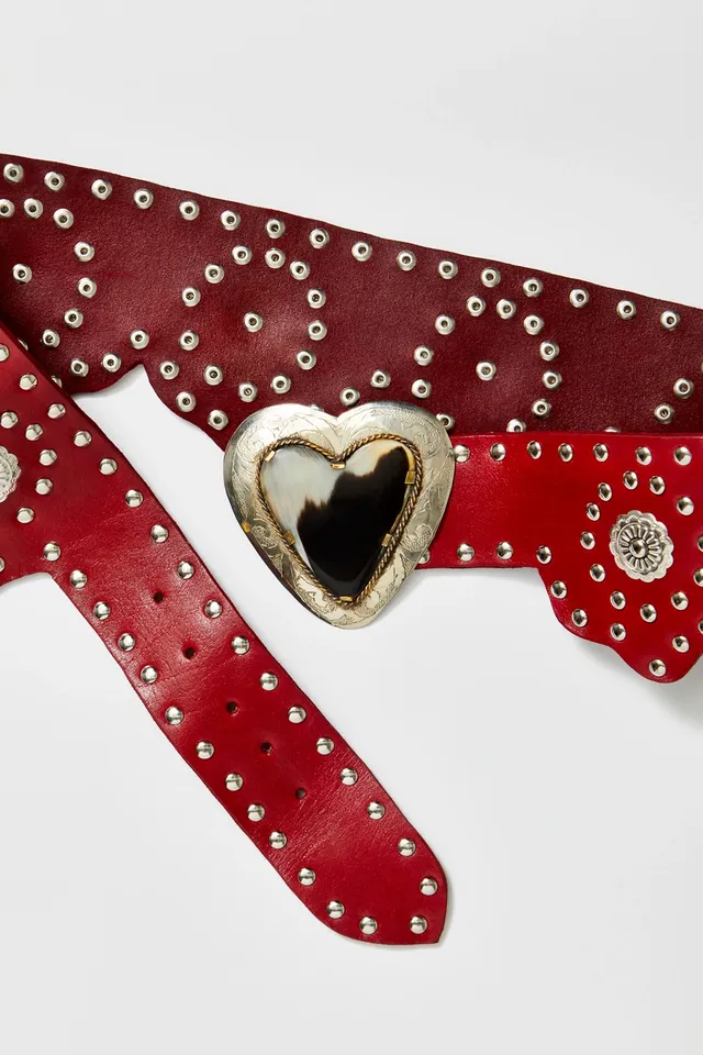 Heart medallion belt