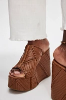 Lupita Wedges