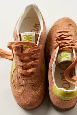 Kallen Sneakers