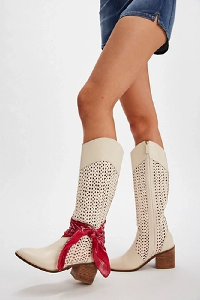 Echo Crochet Boots