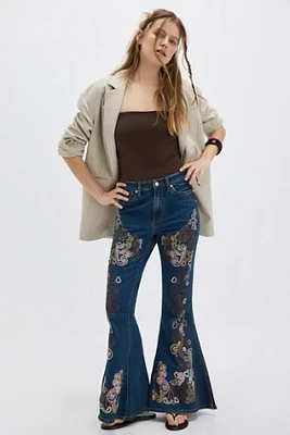 Wrangler x Lainey Wilson Wildflower Embroidered Jeans