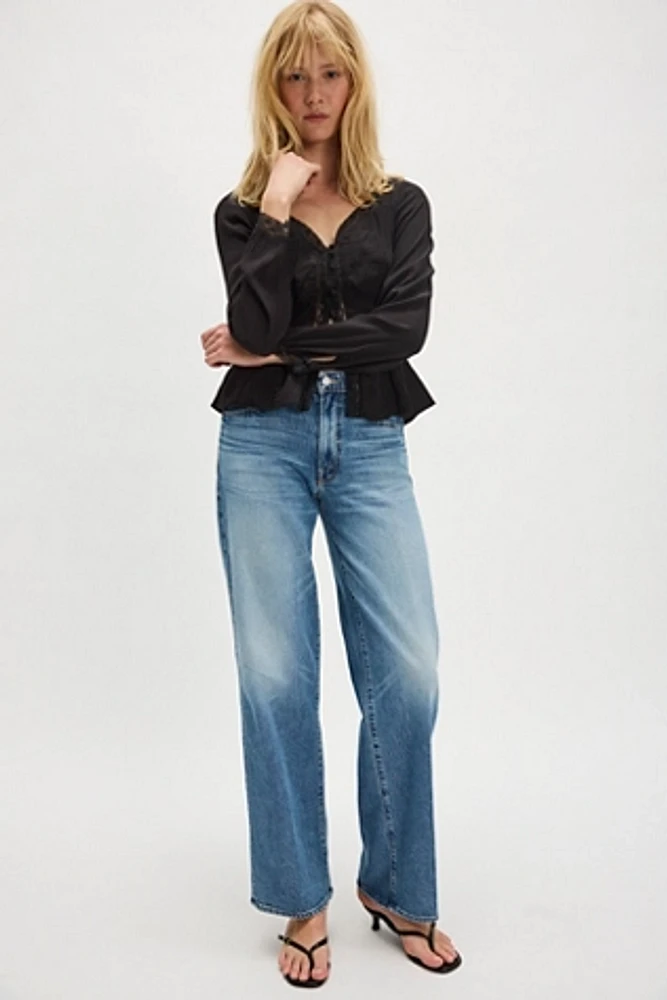 MOTHER The Mid Rise Tunnel Vision Sneak Jeans