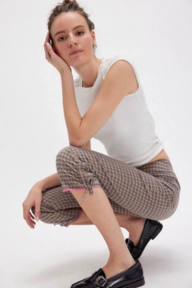 Feeling Flirty Slim Capri Pants