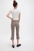 Feeling Flirty Slim Capri Pants