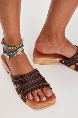 Ivy Slide Clogs