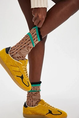 Exquisite J Shell Socks