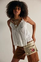 Cabbage Rose Pocket Belt