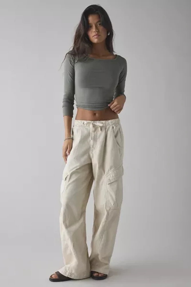 ReMADE By UO Remnants Off-The-Shoulder Long Sleeve Cropped Tee