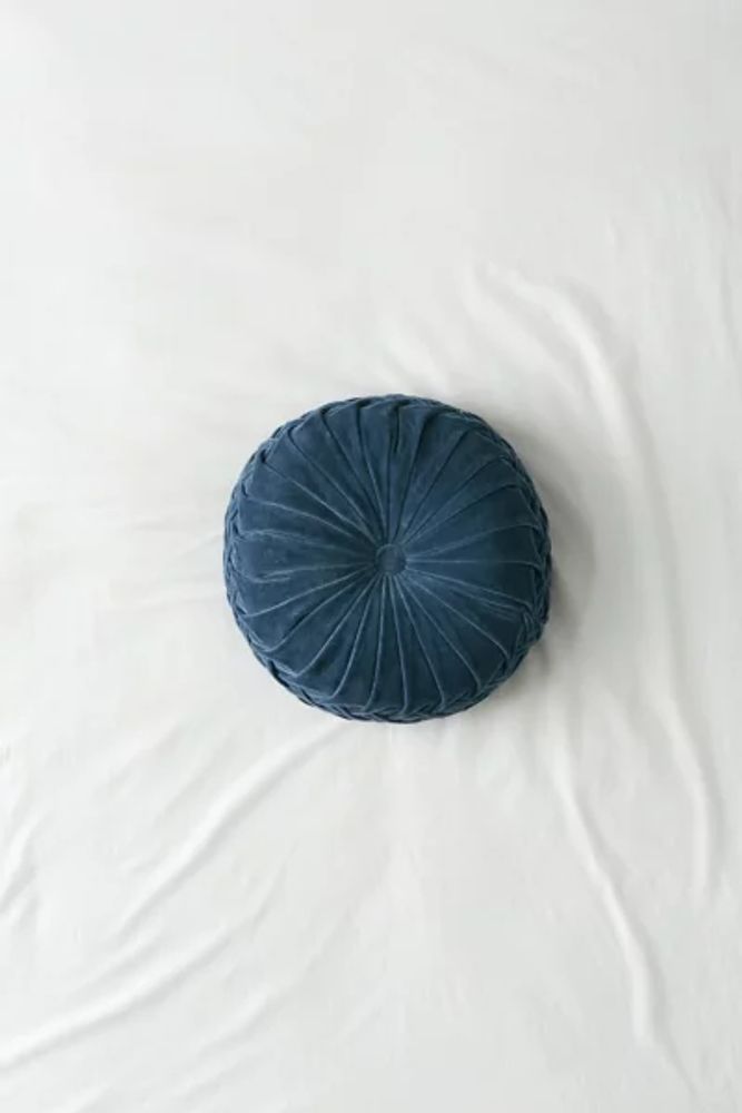 Round Pintuck Pillow