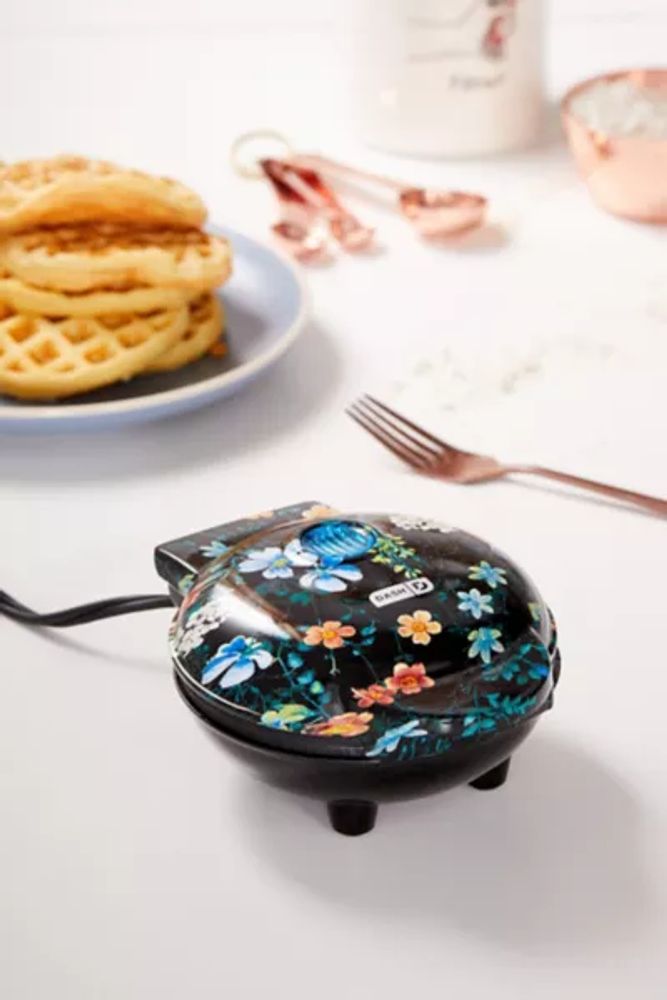 urban outfitters heart shaped waffle maker