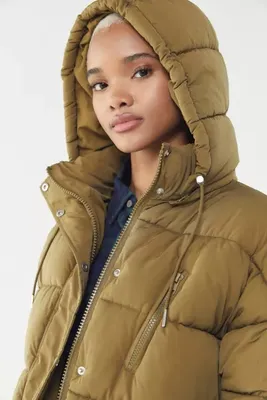 UO Mae Hooded Puffer Jacket