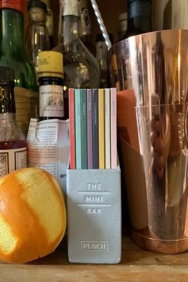 The Mini Bar: 100 Essential Cocktail Recipes; 8 Notebook Set By PUNCH