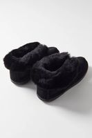 Minnetonka Sheepskin Ankle Boot Slipper