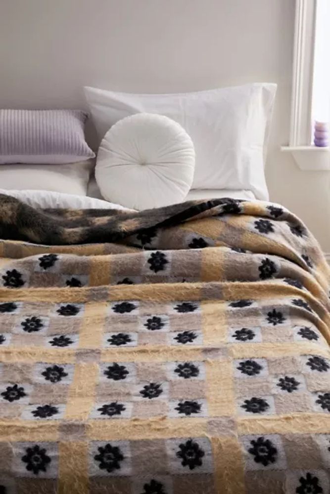 Beatrix Brushed Bed Blanket