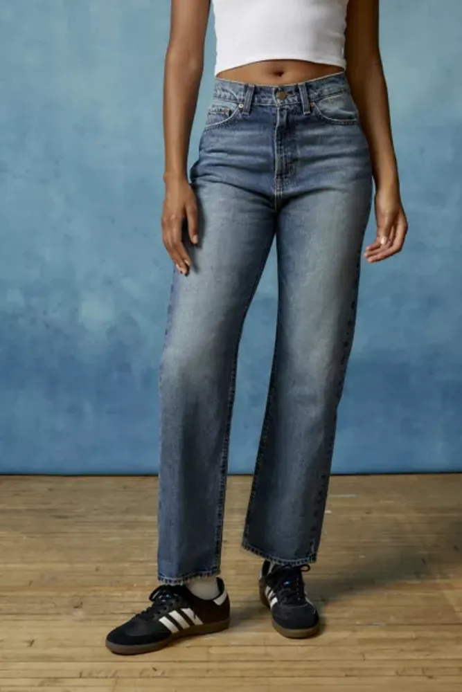 BDG High-Waisted Relaxed Straight Jean – Light Wash