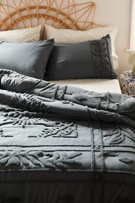 Jackie Tufted Comforter