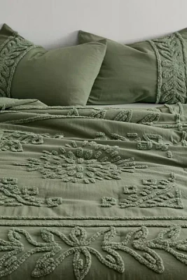 Jackie Icon Tufted Comforter