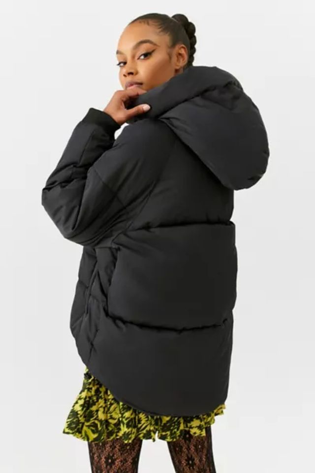 Urban Outfitters Uo Marjorie Longline Puffer Jacket in Black