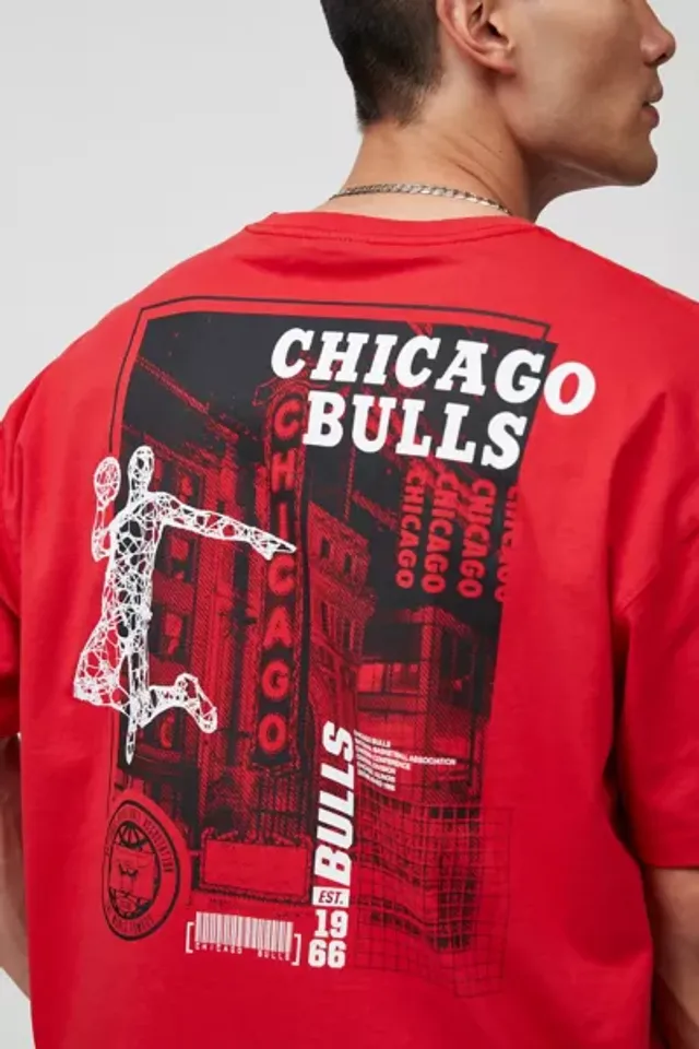 Urban Outfitters Pro Standard Chicago Bulls Roses Tee