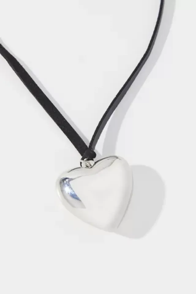 Beaded Glass Heart Necklace | Urban Outfitters Japan - Clothing, Music,  Home & Accessories