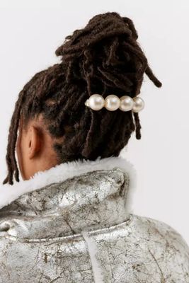 Urban Renewal Vintage Pearl Hair Clip Set