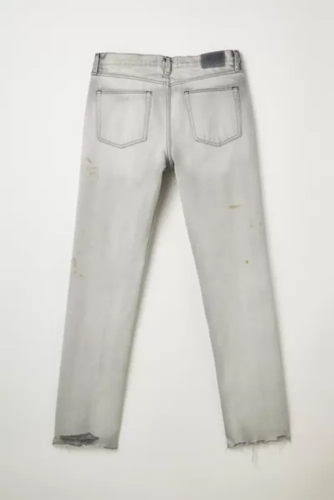 BDG Sneaker Stack Jean – Destructed Vintage Wash