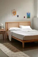 Marte Minimal Platform Bed