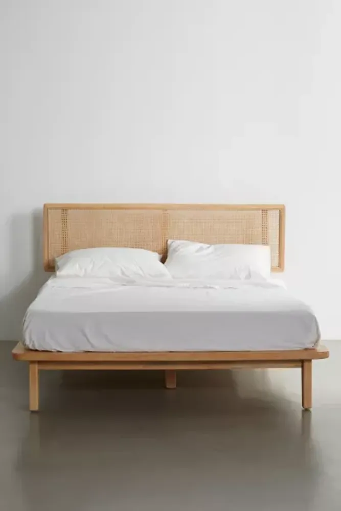 Marte Minimal Platform Bed