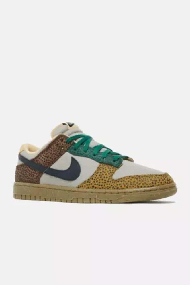 urban outfitters nike dunks