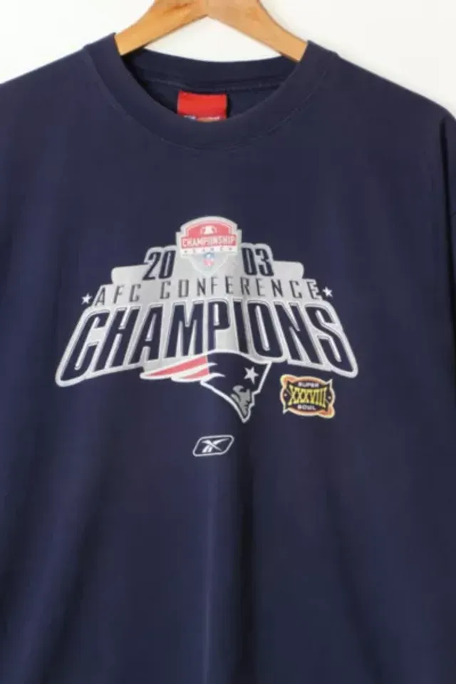 Super Bowl XXXIX Champions Reebok shirt. New England Patriots in