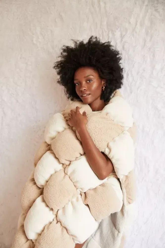 Urban Outfitters Marshmallow Cloud Fleece Throw Blanket