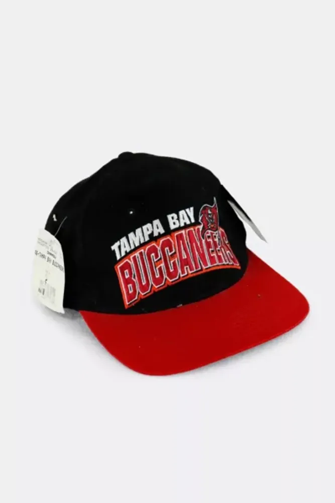 Retro Tampa Bay Buccaneers Mens Trucker Hat Black Snapback 90s Throwback Cap