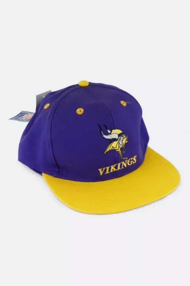 Vintage Minnesota Vikings Snapback Baseball Hat Embroidered Script NFL Cap