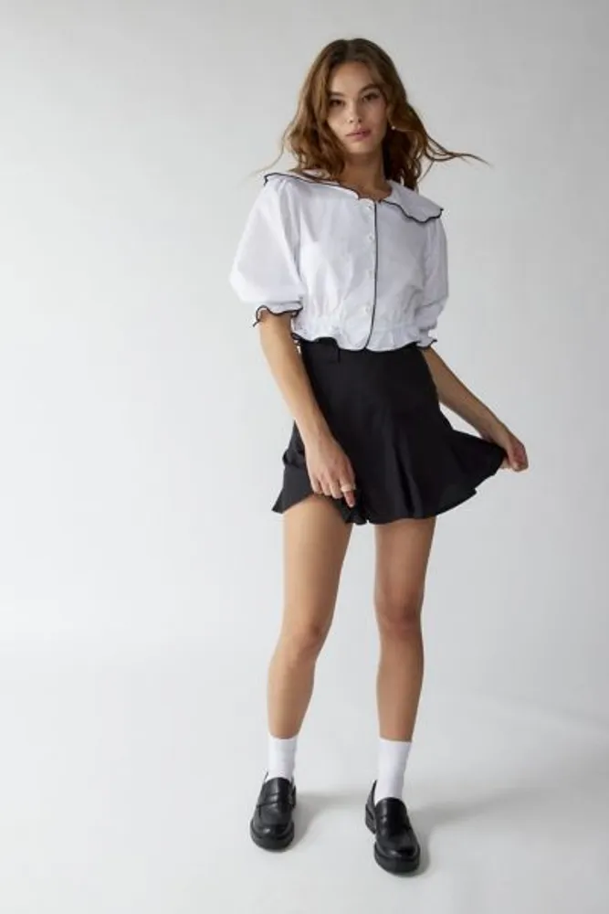 UO Lovers’ Lane Collared Blouse