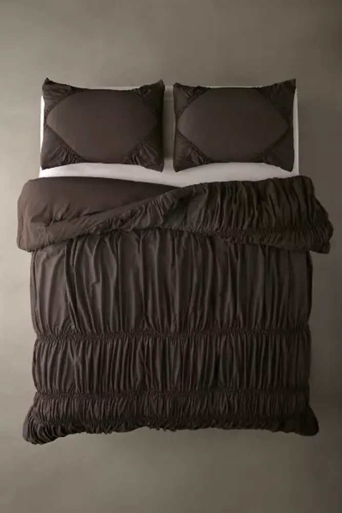 Rita Ruffle Comforter