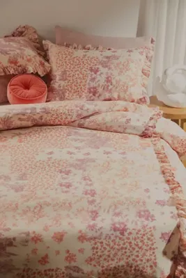 Ruffle Toile Floral Duvet Cover