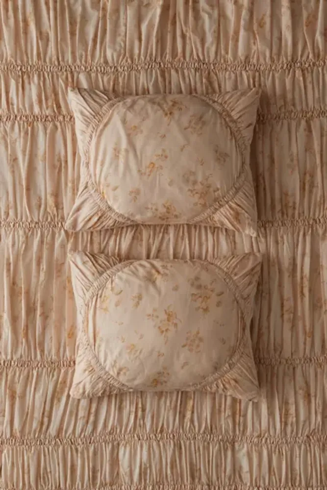 Rita Ruffle Comforter