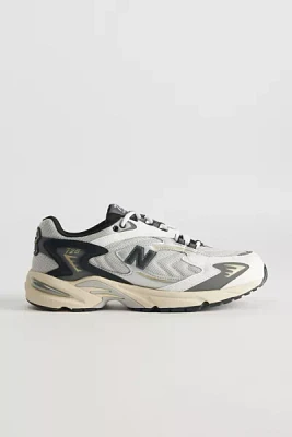 New Balance 725v1 Sneaker