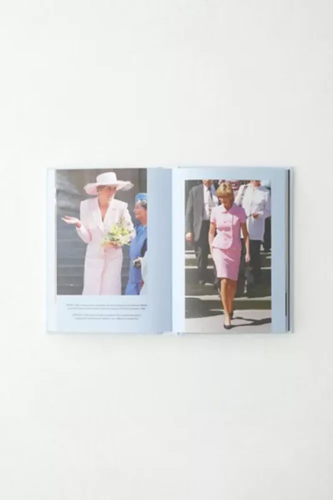 Icons Of Style: Diana: The Story Of A Fashion Icon By Glenys Johnson